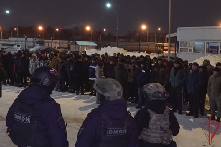 В Москве при участии спецназа Росгвардии выявлены нарушители миграционного законодательства и уклонисты