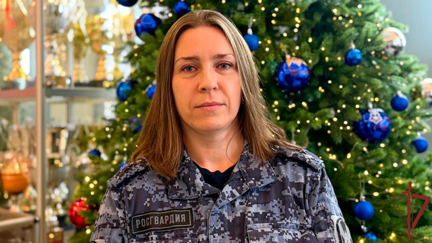 Героем рубрики «Знай наших» стала сотрудница столичной Росгвардии Анастасия Х., двукратная чемпионка мира по зимнему полиатлону (видео)
