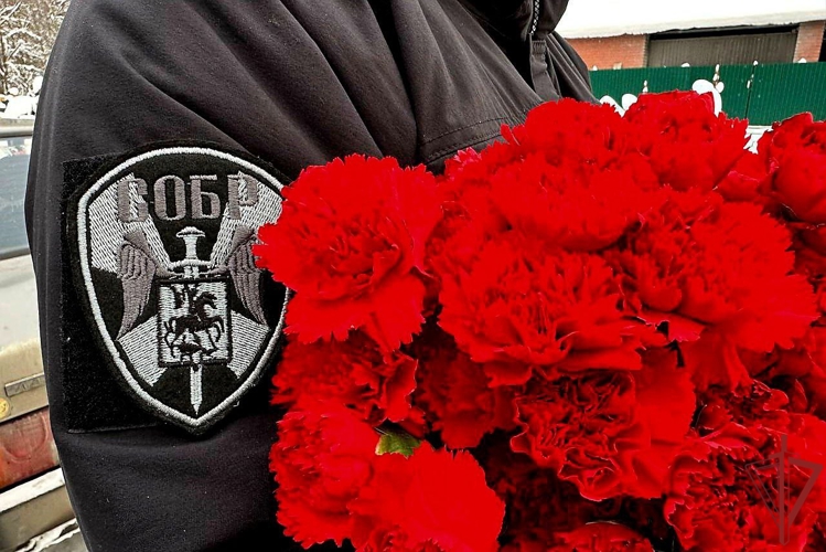 В Москве почтили память бойцов столичного СОБР, погибших в селе Первомайское 30 лет назад 