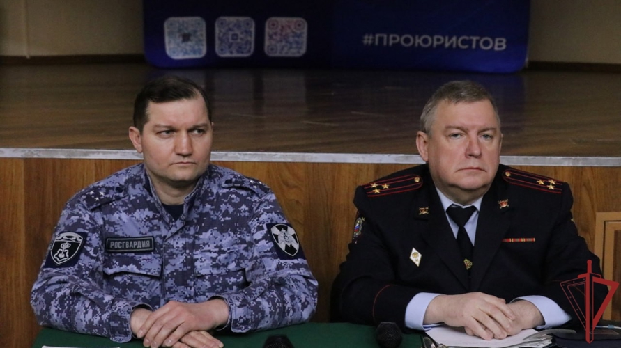 Сотрудник столичного главка Росгвардии рассказал курсантам подшефного колледжа о требованиях к кандидатам на службу
