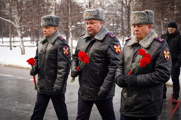 Руководство столичного главка Росгвардии приняло участие в памятном мероприятии, посвященном Дню полного освобождения Ленинграда от фашистской блокады 