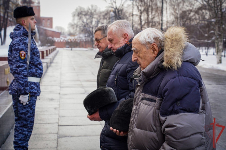 Руководство столичного главка Росгвардии приняло участие в памятном мероприятии, посвященном Дню полного освобождения Ленинграда от фашистской блокады 