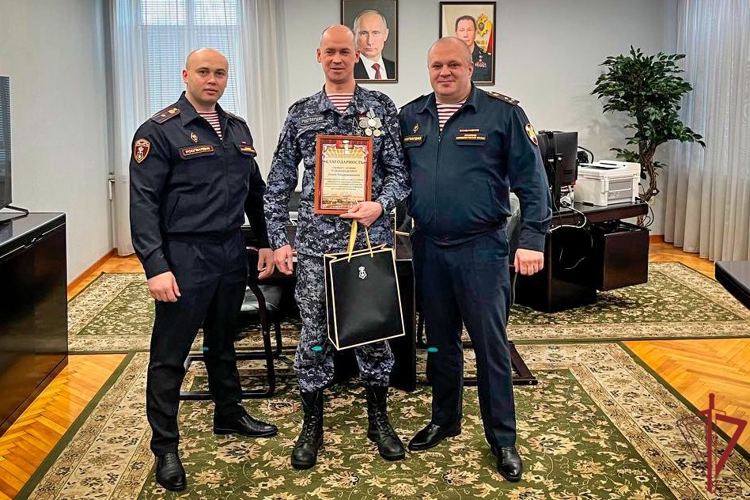 Московские росгвардейцы ко Дню защитника Отечества провели круглый стол с ветеранами боевых действий