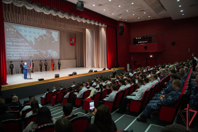 В столичном главке Росгвардии прошел торжественный выпуск курсантов подшефного колледжа 