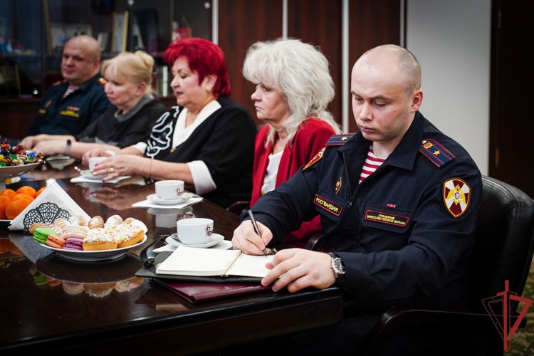 В Управлении вневедомственной охраны столичного главка Росгвардии состоялся круглый стол в честь Международного женского Дня (видео)