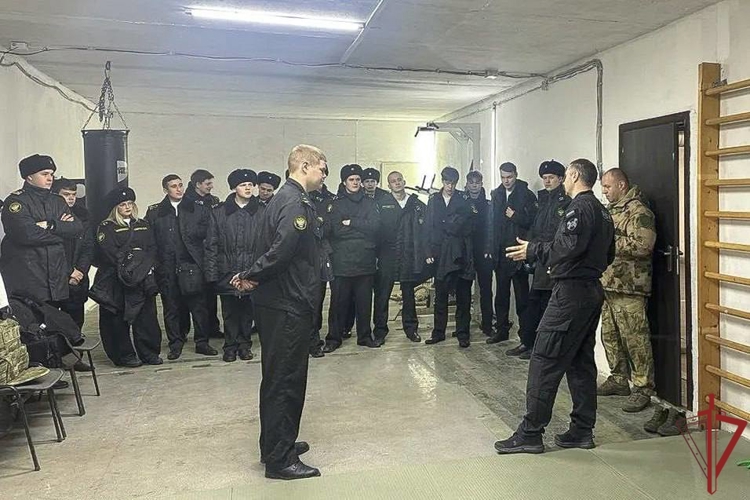 Столичные росгвардейцы провели патриотические мероприятия для школьников и студентов