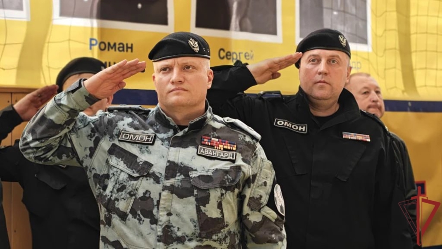 Командир ОМОН «Авангард» столичного главка Росгвардии стал почетным гостем юношеского турнира по самбо (видео)