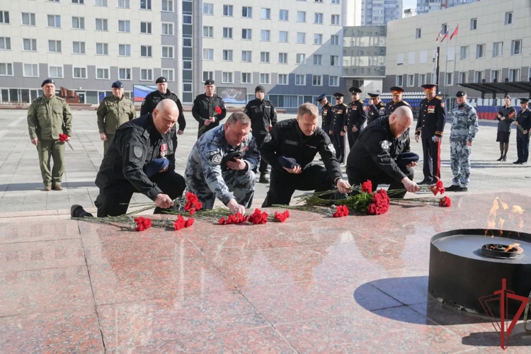 В Москве руководство столичного главка Росгвардии почтило память сотрудников и военнослужащих, погибших при исполнении служебного и воинского долга