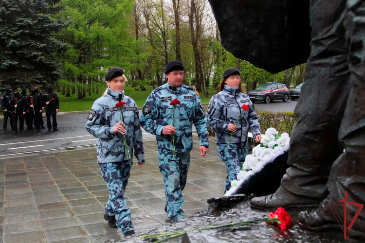 Столичные росгвардейцы почтили память ликвидаторов Чернобыльской катастрофы (видео)
