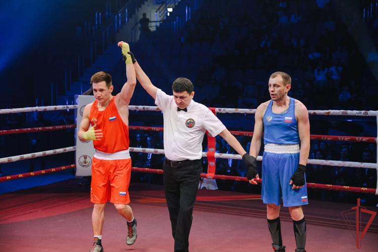 Столичный главк Росгвардии завоевал «золото» чемпионата Центрального округа по боксу в Курске