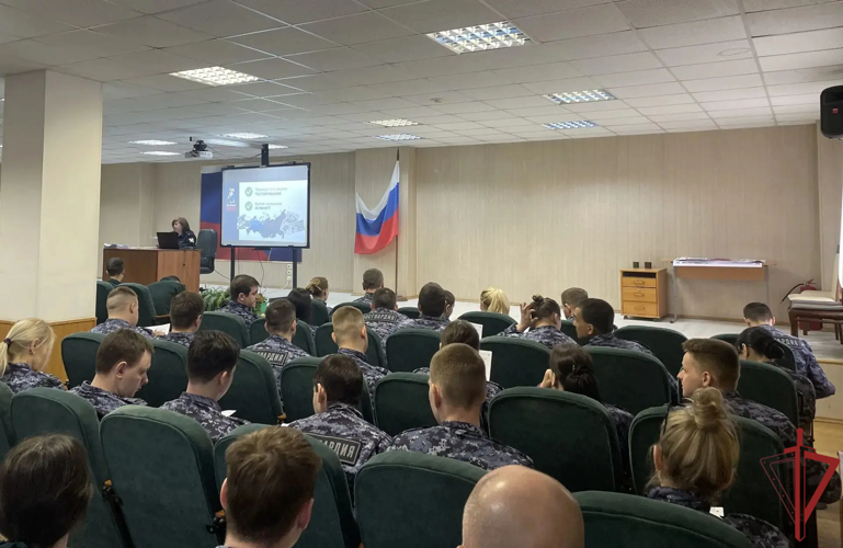 Столичные росгвардейцы присоединились к акции «Диктант Победы» (видео)