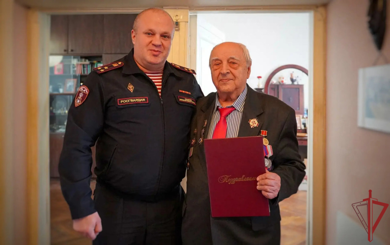 В столичном Управлении вневедомственной охраны поздравили с 93-летием председателя Совета ветеранов