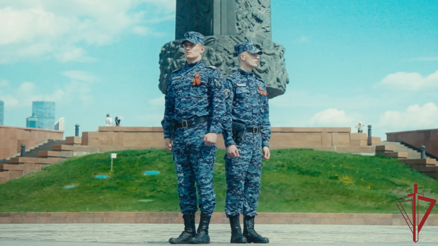 Сотрудники столичного главка Росгвардии присоединились к акции «На страже памяти» (видео)