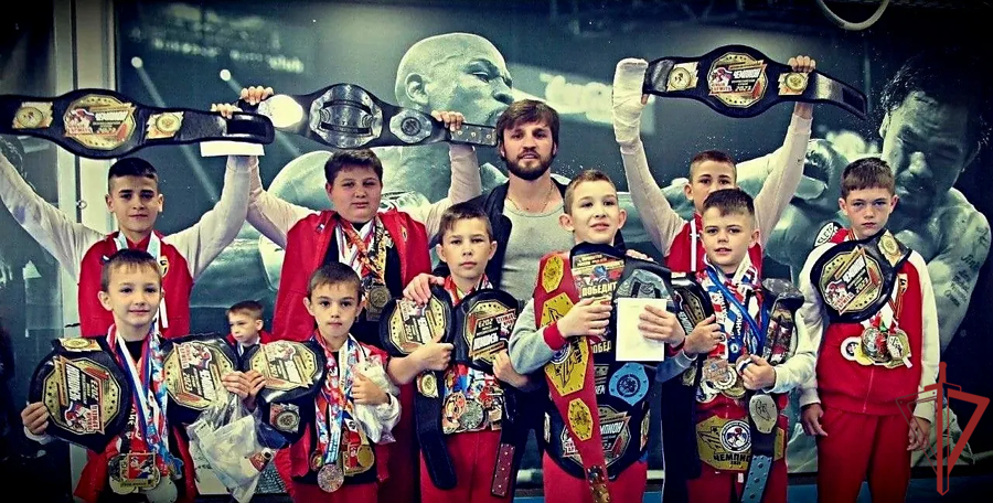 В Международный день спортивной борьбы сотрудник вневедомственной охраны столичного главка Росгвардии стал героем рубрики «Знай наших» (видео)