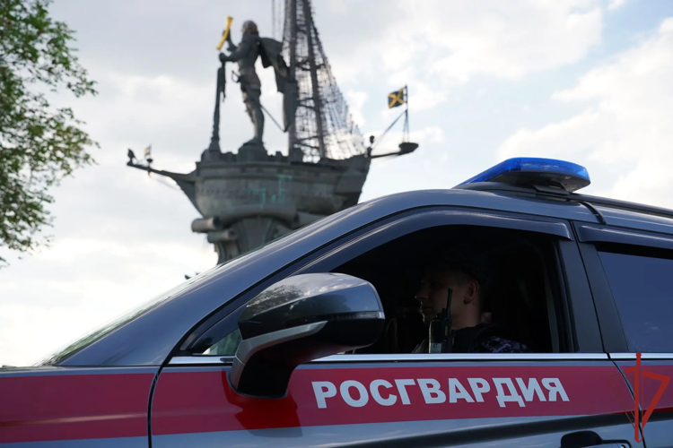 Столичные росгвардейцы задержали мужчину, объявленного в розыск (видео)