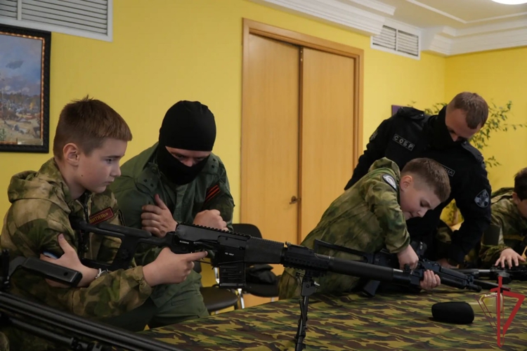 В СОБР «Столица» прошел День открытых дверей  для воспитанников военно-патриотического клуба (видео)
