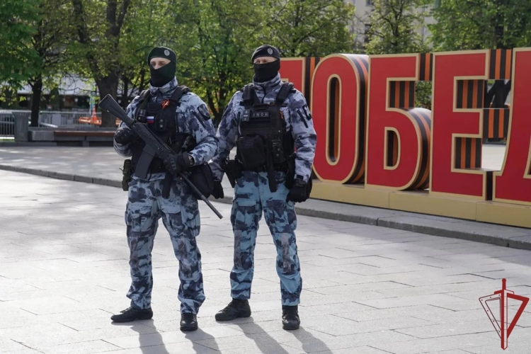 Росгвардия обеспечила общественную безопасность при праздновании Дня Великой Победы в Москве 