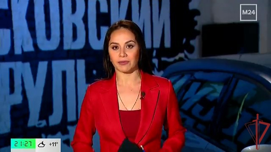 В Москве росгвардейцы помогли попавшему под колёса грузовика самокатчику (видео)