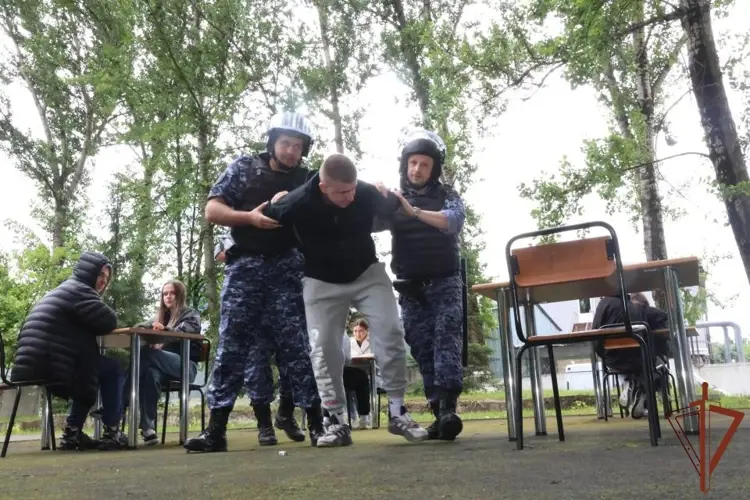 Столичные росгвардейцы победили в конкурсе профессионального мастерства среди подразделений вневедомственной охраны Центрального округа