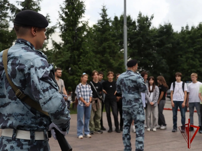 В ОМОН «Авангард» прошел День открытых дверей для воспитанников Московской академии (видео)