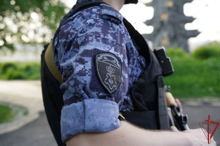 Сотрудники Росгвардии в центре Москвы задержали женщину, находившуюся в федеральном розыске