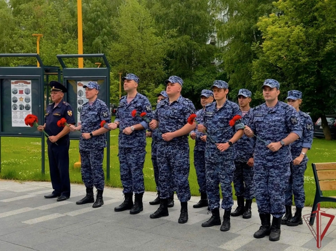 Московские росгвардейцы почтили память героев Великой Отечественной войны