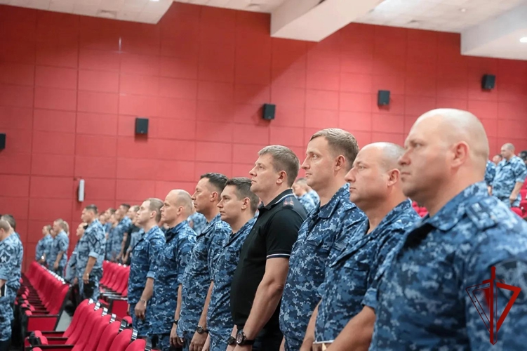 В День памяти и скорби сотрудники подразделений Главного управления Росгвардии по городу Москве присоединились к общероссийской минуте молчания