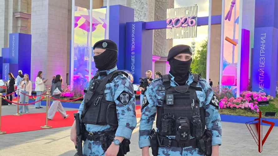 В Москве безопасность выпускных вечеров обеспечена при содействии Росгвардии (видео)