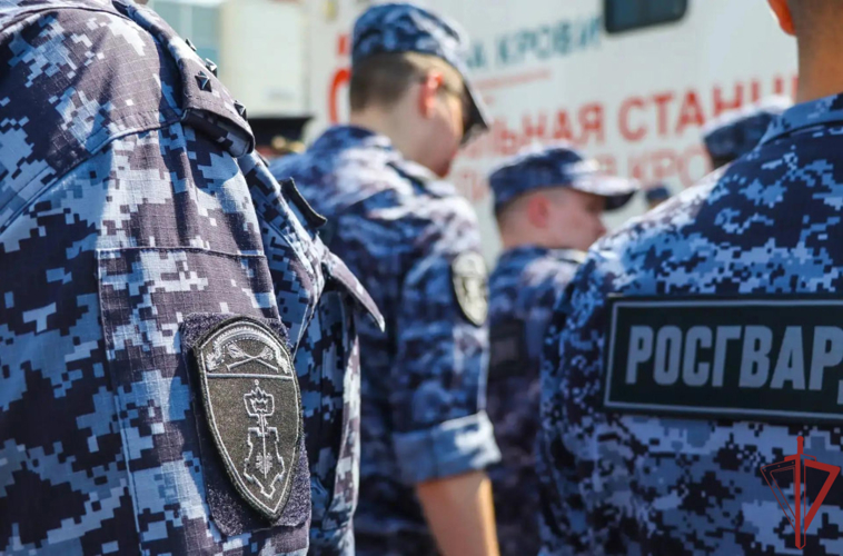 Столичные росгвардейцы приняли участие в добровольческой акции по сдаче крови для пациентов Центра сердечно-сосудистой хирургии им. А. Н. Бакулева (видео)