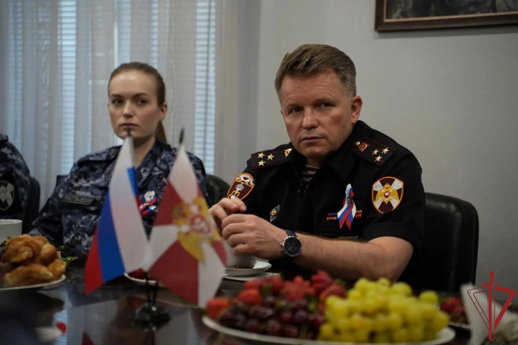 В Управлении вневедомственной охраны столичного главка Росгвардии отметили инициативных сотрудников подразделения