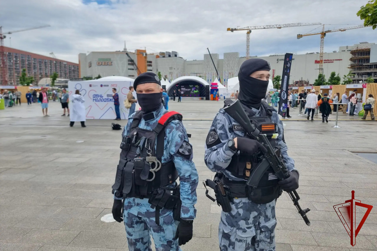 Росгвардия в Москве обеспечила безопасность на массовых мероприятиях (видео)