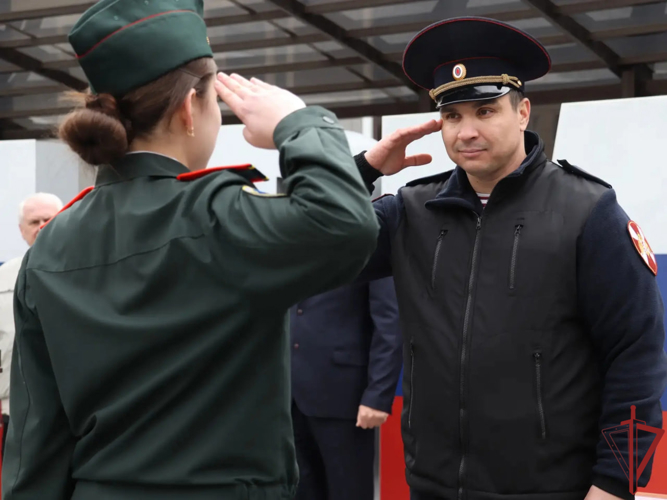 В столичном главке Росгвардии прошла торжественная церемония принятия клятвы курсанта подшефного колледжа (видео)