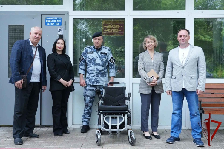 Столичные росгвардейцы навестили ветерана Великой Отечественной войны