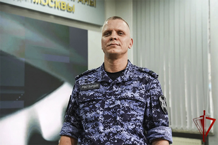 Героем рубрики «Знай наших» в День парашютиста стал сотрудник вневедомственной охраны столичного главка Росгвардии