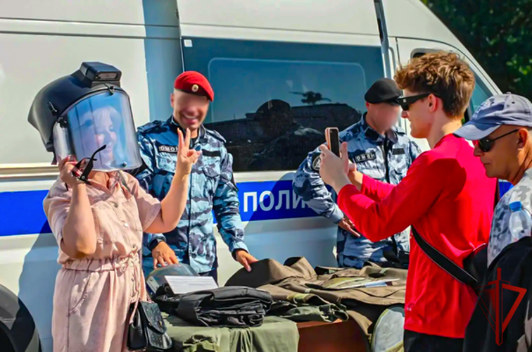 Столичные росгвардейцы приняли участие в культурно-просветительском мероприятии на Поклонной горе (Видео)
