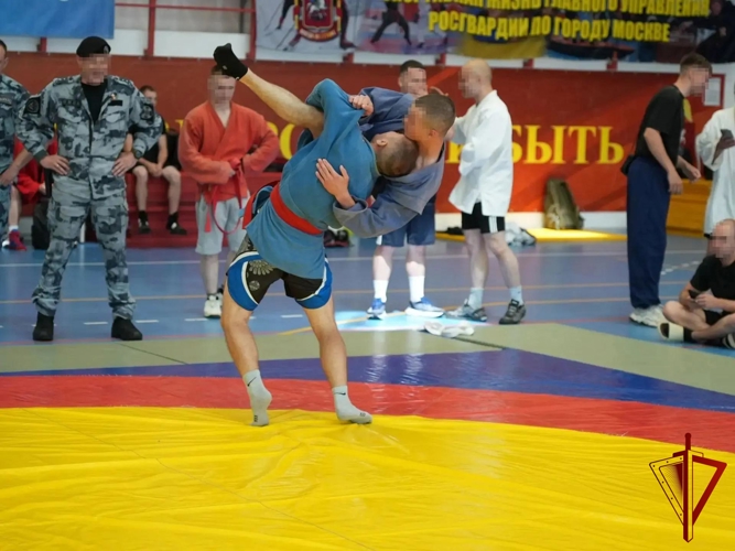 В спецподразделении столичного главка Росгвардии завершился чемпионат по самбо (виео)
