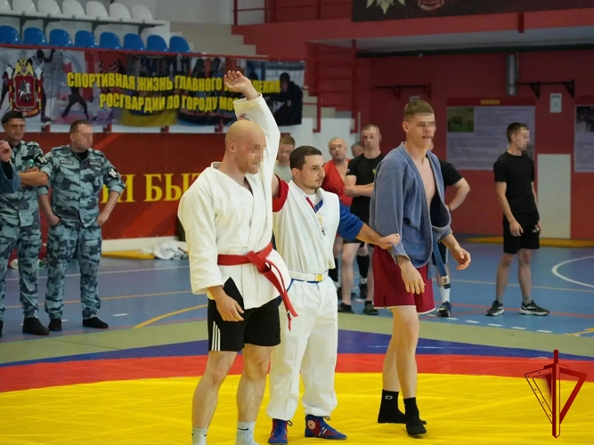 В спецподразделении столичного главка Росгвардии завершился чемпионат по самбо (виео)