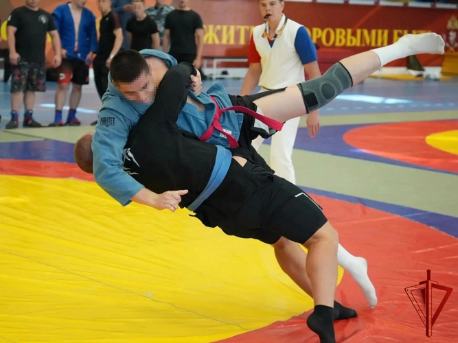 В спецподразделении столичного главка Росгвардии завершился чемпионат по самбо (виео)