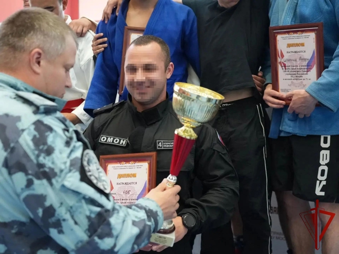 В спецподразделении столичного главка Росгвардии завершился чемпионат по самбо (виео)
