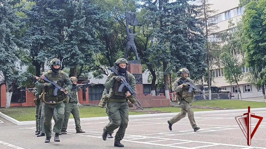В Центре профессиональной подготовки столичных росгвардейцев прошло торжественной мероприятие, посвящённое 32-летию
