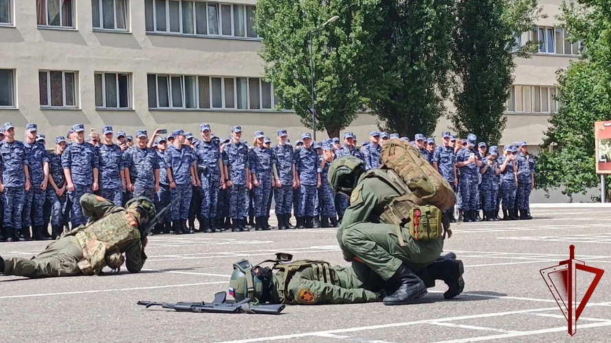 В Центре профессиональной подготовки столичных росгвардейцев прошло торжественной мероприятие, посвящённое 32-летию