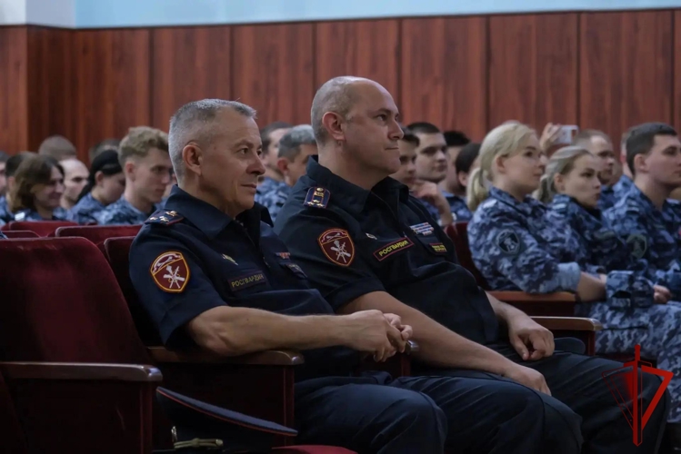 В Центре профессиональной подготовки столичных росгвардейцев прошло торжественной мероприятие, посвящённое 32-летию