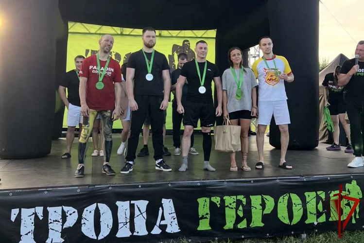 Столичные росгвардейцы одержали победу в забеге по пересечённой местности «Тропа героев»