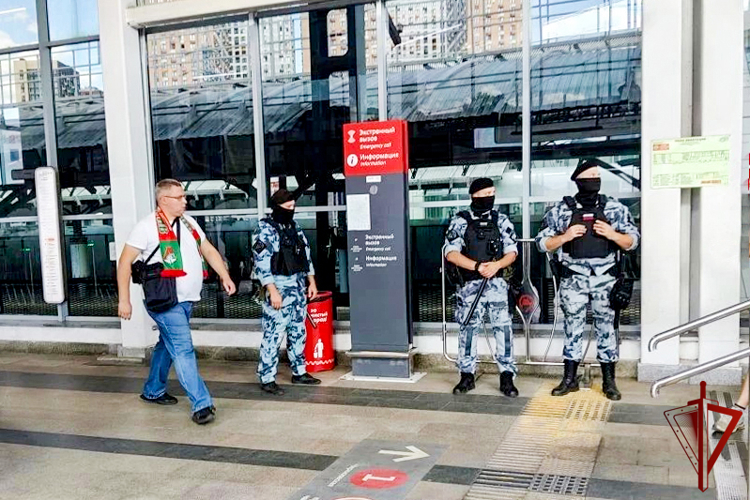 Росгвардия обеспечила безопасность матчей 3-го тура РПЛ в Москве (видео)