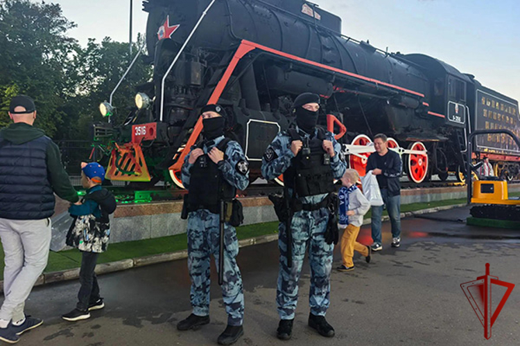 Росгвардия обеспечила общественную безопасность на крупных массовых мероприятиях в Москве (видео)