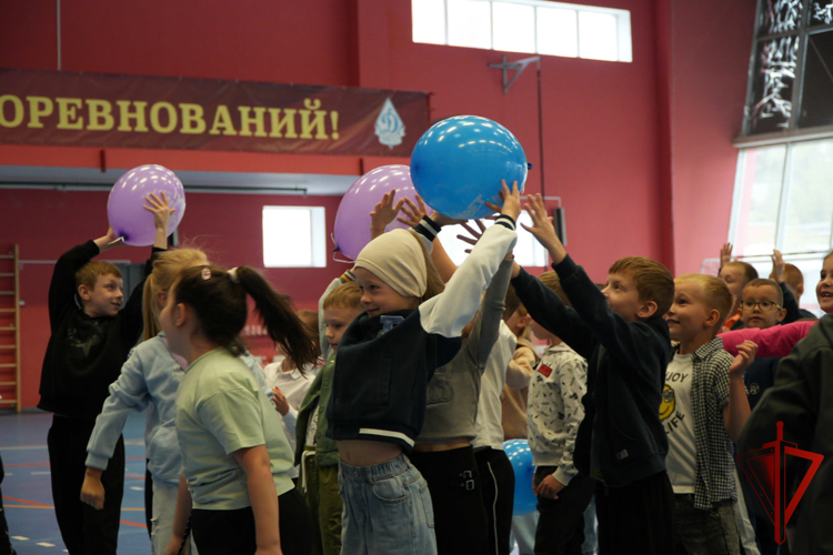 Спецназовцы столичного главка Росгвардии поздравили будущих первоклассников с Днём знаний (видео)