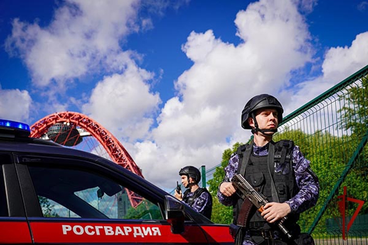 Московские росгвардейцы задержали гражданина, находившегося в федеральном розыске (видео)
