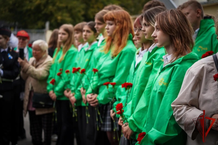 Столичные росгвардейцы почтили память жертв терактов в День солидарности в борьбе с терроризмом