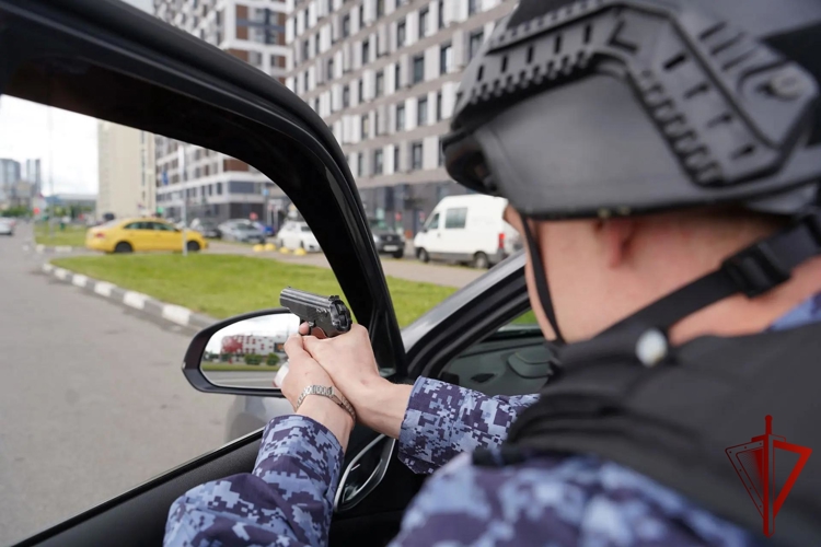 Столичные росгвардейцы задержали гражданина, объявленного в федеральный розыск