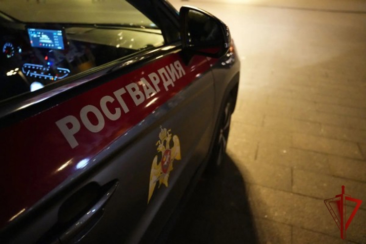 В Москве росгвардейцы задержали мужчину с крупной партией наркотиков (видео) 